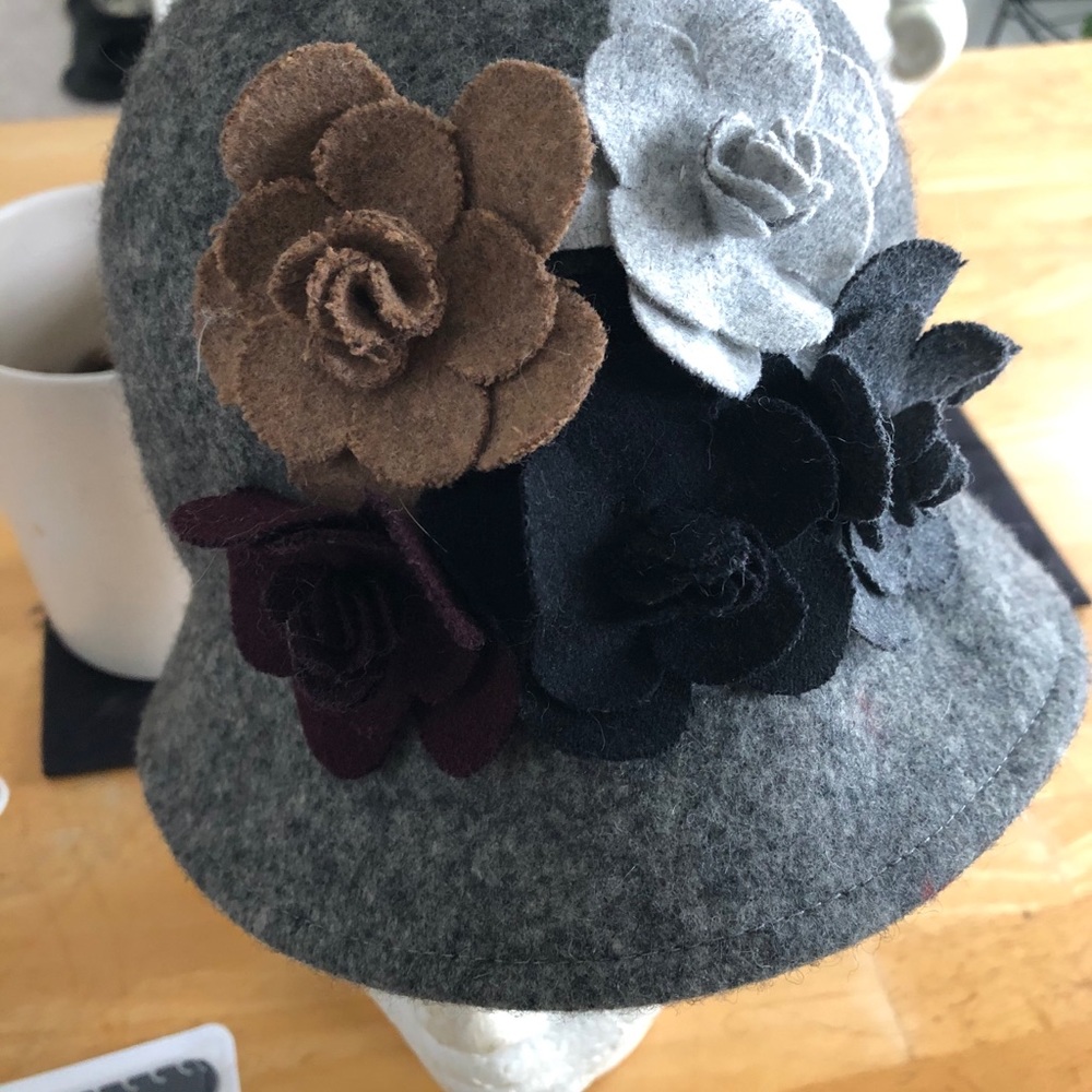 Fashionable 1920s felt hat